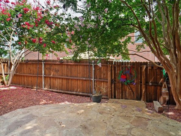 379  Teague Drive , Lewisville Texas 75067