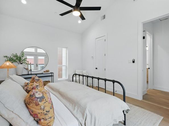 4208  Live Oak Street  105, Dallas Texas 75204