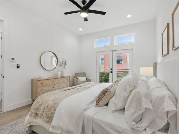 4208  Live Oak Street  105, Dallas Texas 75204