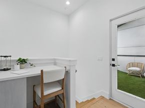 4208  Live Oak Street  105, Dallas Texas 75204
