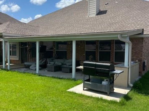 2715  Columbus  , Grand Prairie Texas 75054
