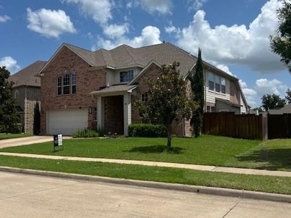2715  Columbus  , Grand Prairie Texas 75054