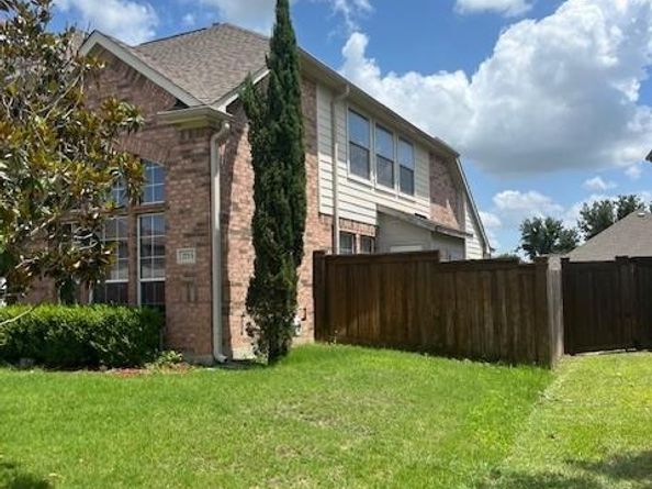 2715  Columbus  , Grand Prairie Texas 75054