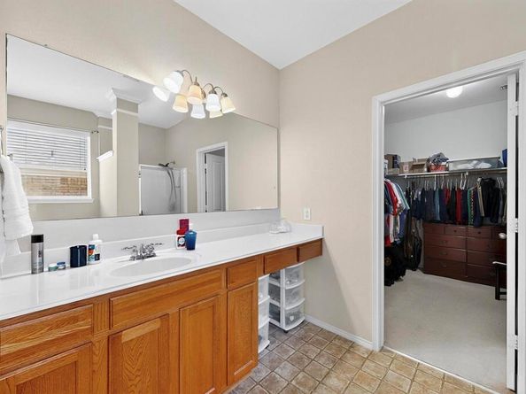 848  Ridge Point Drive , Grand Prairie Texas 75052