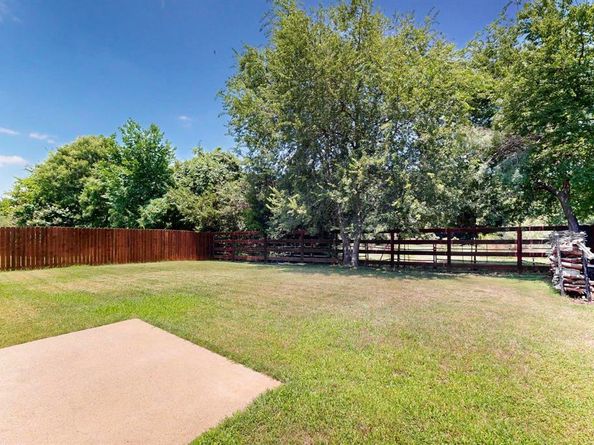 848  Ridge Point Drive , Grand Prairie Texas 75052