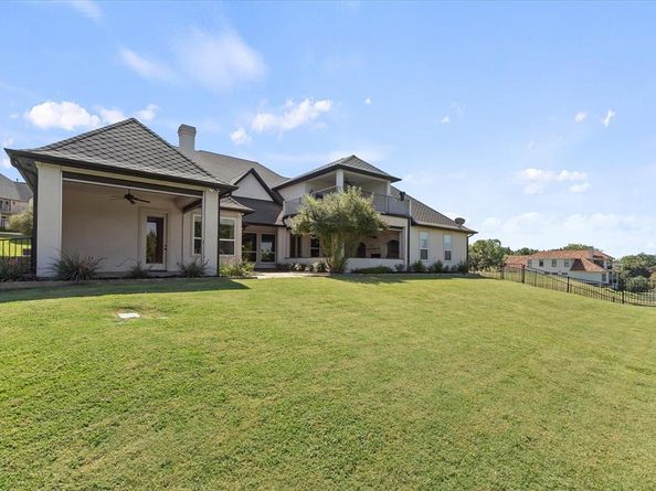 2412  Versailles Drive , Heath Texas 75032