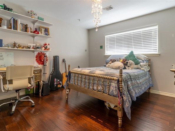 1104  Chesterton Drive , Richardson Texas 75080