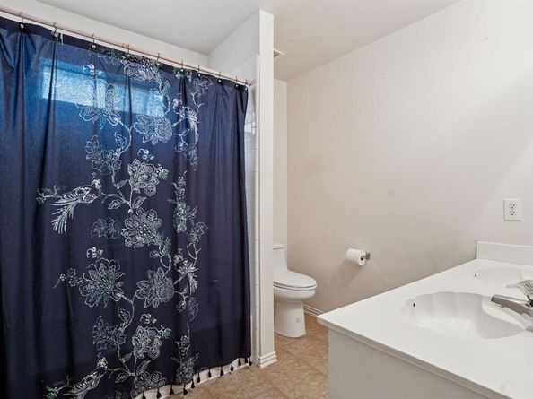 2036  Camelot Drive , Lewisville Texas 75067