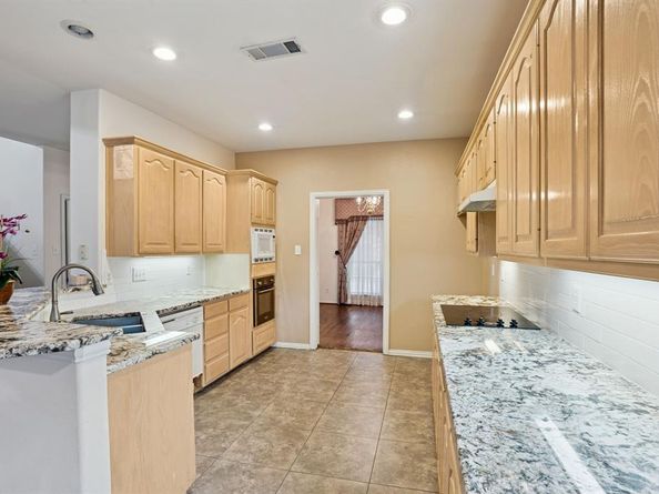 2036  Camelot Drive , Lewisville Texas 75067