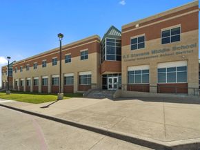 1016  Quincy Court , Crowley Texas 76036