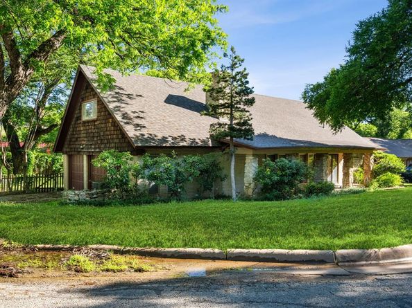 5205  Blue Valley Court , Fort Worth Texas 76112