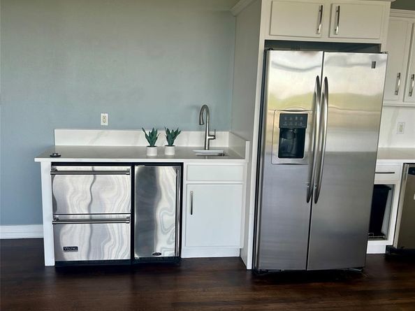 6211 W Northwest   701, Dallas Texas 75225
