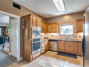 9428  Blue Jay Way , Irving Texas 75063