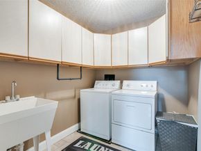 9428  Blue Jay Way , Irving Texas 75063
