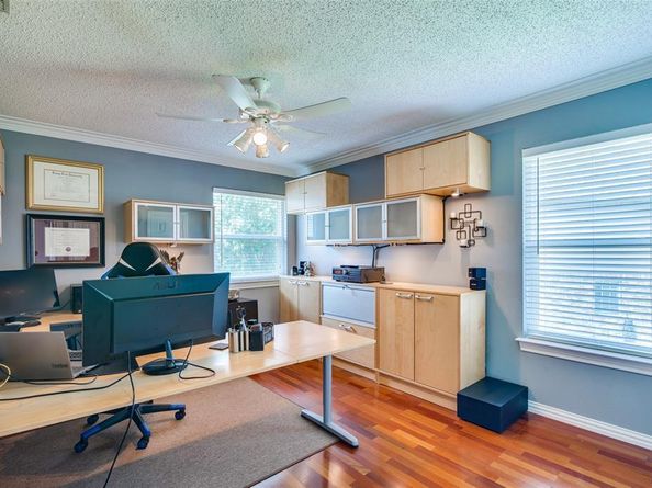 9428  Blue Jay Way , Irving Texas 75063