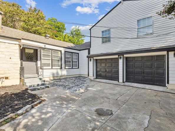 2435 W 10th Street , Dallas Texas 75211