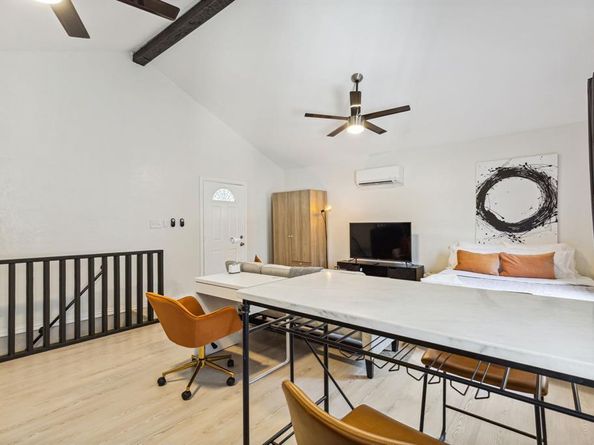 2435 W 10th Street , Dallas Texas 75211