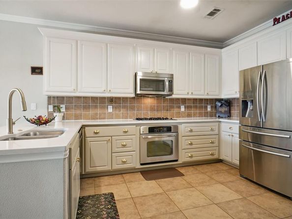 6008  Thistle Way , Denton Texas 76210