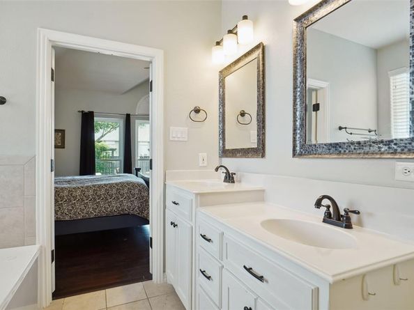 6008  Thistle Way , Denton Texas 76210