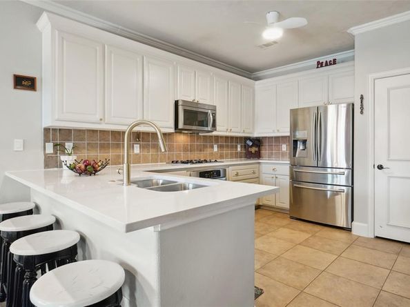6008  Thistle Way , Denton Texas 76210