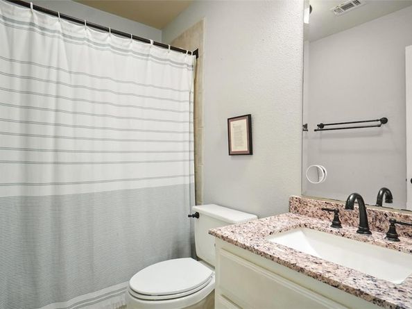 6008  Thistle Way , Denton Texas 76210