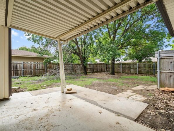 1742  Canterbury Lane , Lewisville Texas 75067