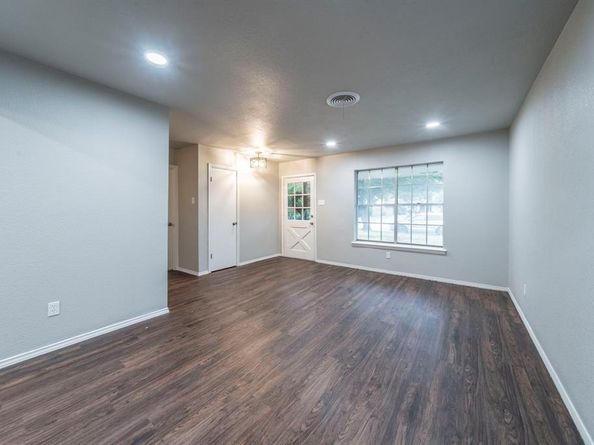 1725  Camara Court , Grand Prairie Texas 75051