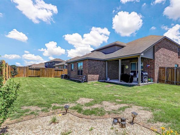 1052  Maidenhair Lane , Crowley Texas 76036
