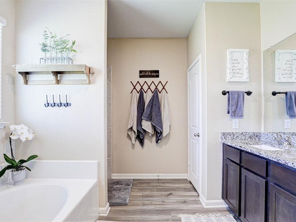 1052  Maidenhair Lane , Crowley Texas 76036