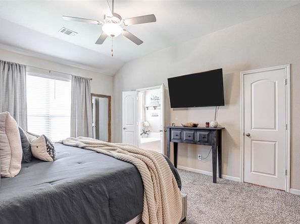 1052  Maidenhair Lane , Crowley Texas 76036