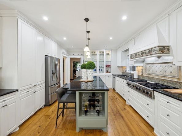 6329  Richmond Avenue , Dallas Texas 75214