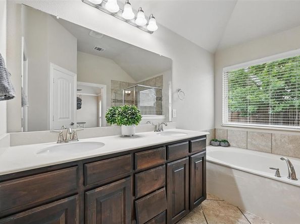 124  Griffin Avenue , Fate Texas 75189