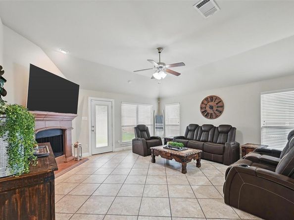 124  Griffin Avenue , Fate Texas 75189