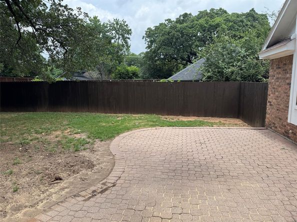 1906  Buffalo Bend Drive , Lewisville Texas 75067