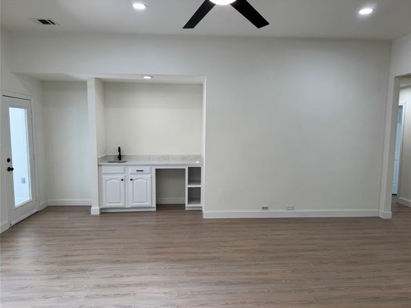 1906  Buffalo Bend Drive , Lewisville Texas 75067