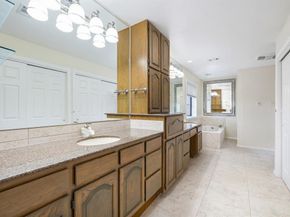 2126  Los Robles Street , Grapevine Texas 76051