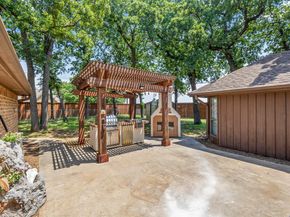 2126  Los Robles Street , Grapevine Texas 76051