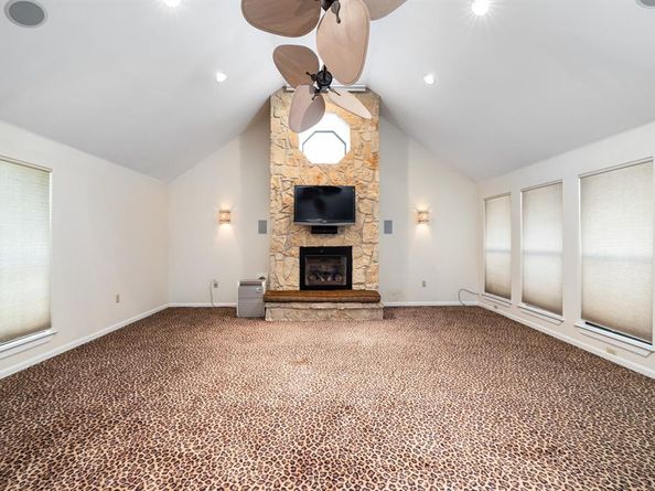2126  Los Robles Street , Grapevine Texas 76051