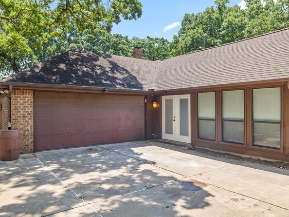 2126  Los Robles Street , Grapevine Texas 76051