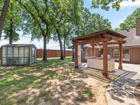 2126  Los Robles Street , Grapevine Texas 76051
