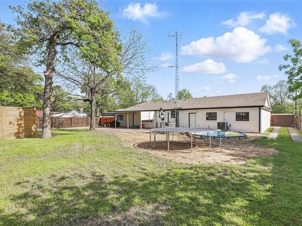 5200  Barbara Road , River Oaks Texas 76114