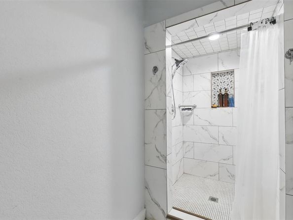 5200  Barbara Road , River Oaks Texas 76114
