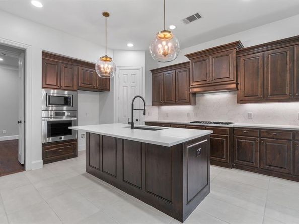 8217  Cholla Boulevard , Lantana Texas 76226