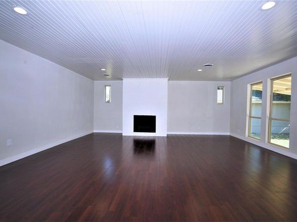 2435  Hillsboro Avenue , Dallas Texas 75228