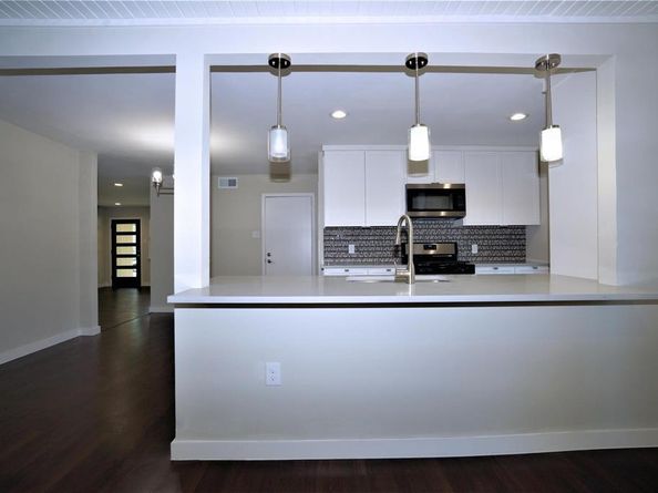 2435  Hillsboro Avenue , Dallas Texas 75228