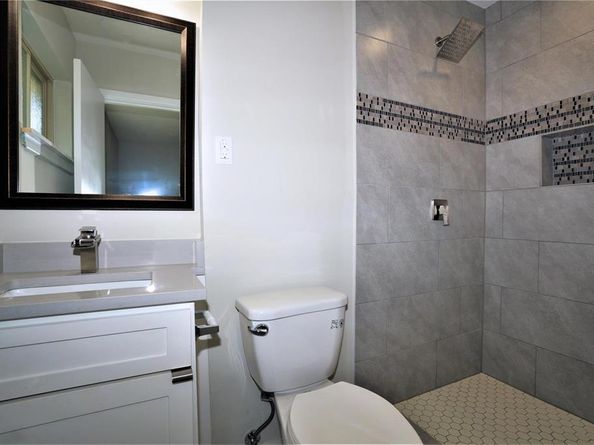 2435  Hillsboro Avenue , Dallas Texas 75228