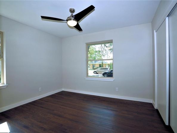 2435  Hillsboro Avenue , Dallas Texas 75228