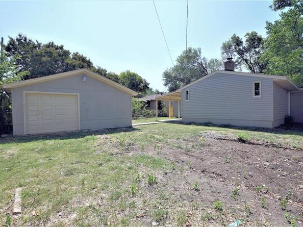 2435  Hillsboro Avenue , Dallas Texas 75228