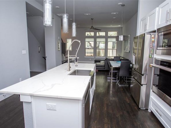3170  Carmel Street  105, Dallas Texas 75204