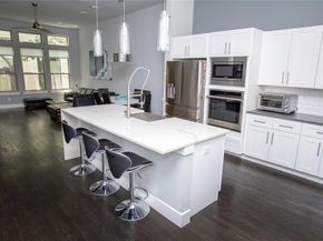 3170  Carmel Street  105, Dallas Texas 75204